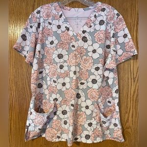 Maevn print floral scrub top size XL